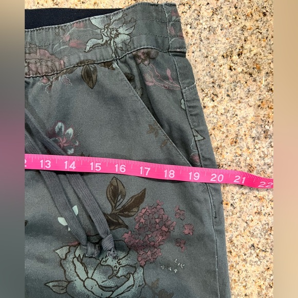 DEMOCRACY Floral Patterned Elastic waist Drawstring Womens Shorts, Size 10 NWOT - Picture 8 of 12